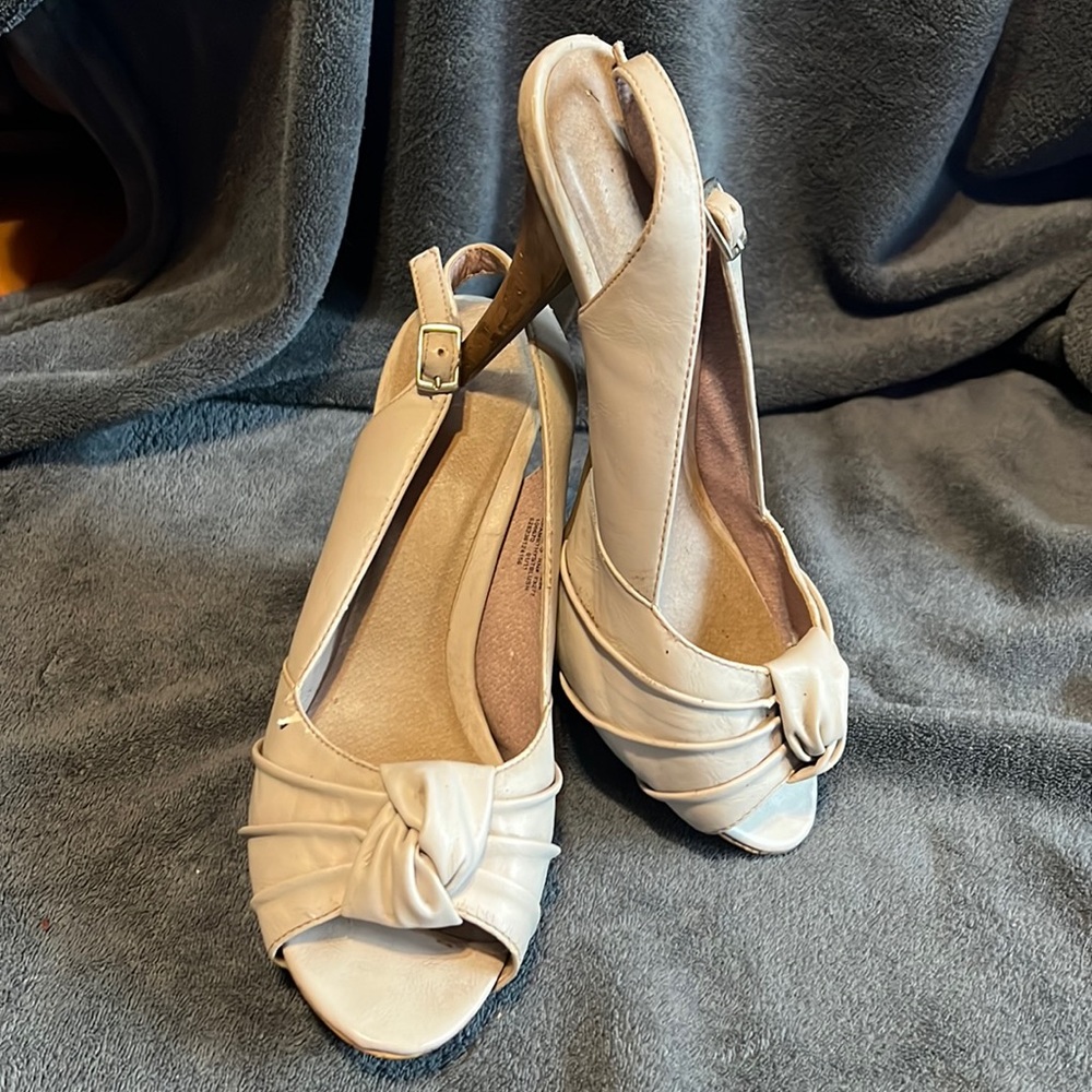 Twisted Blush platform high heels size 8.5
